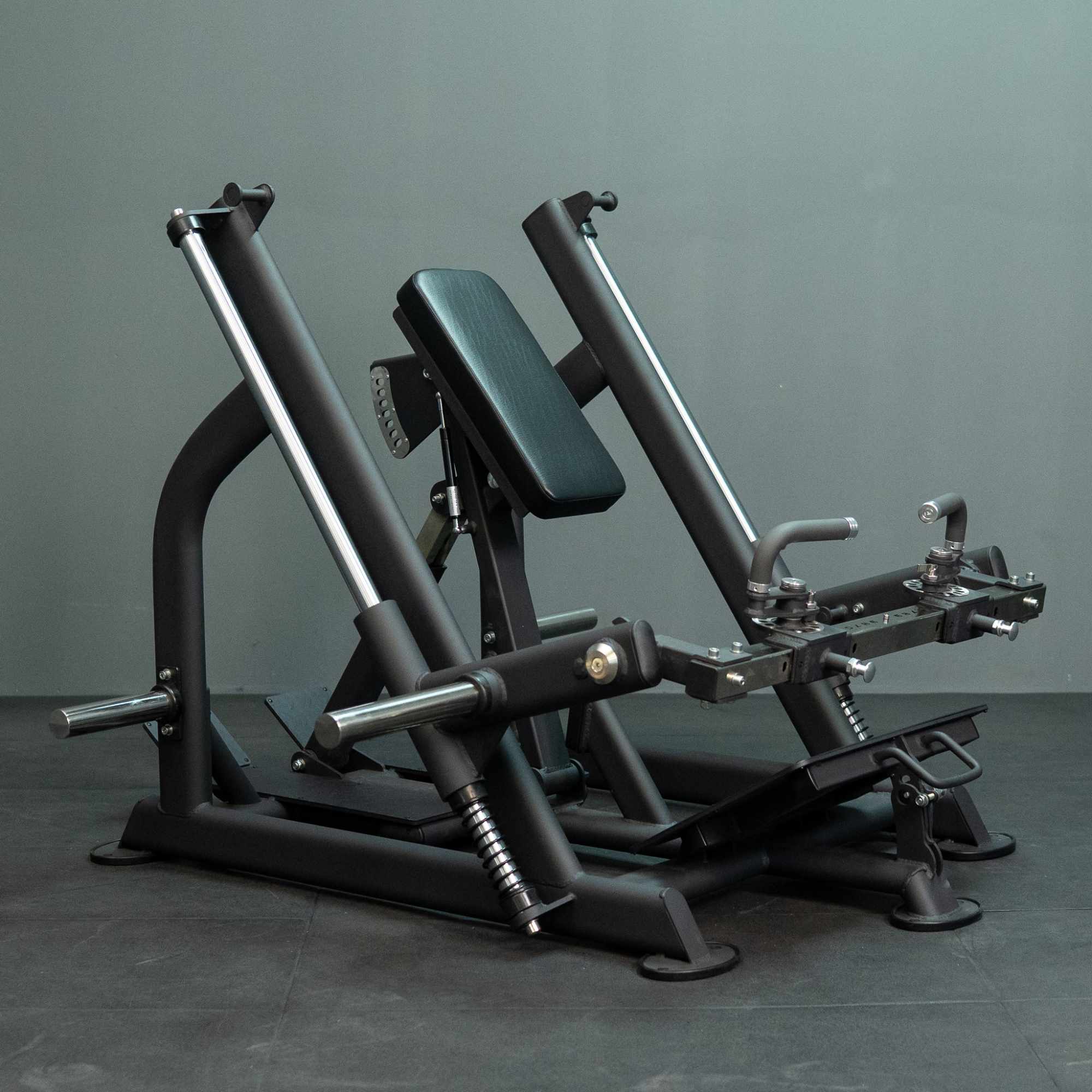 Extreme Fitness EXTREME FITNESS 2-IN-1 ADJUSTABLE PLATE LOADED SMITH ROW COMBO - Extreme Fitness Model reference · choose options at retailer